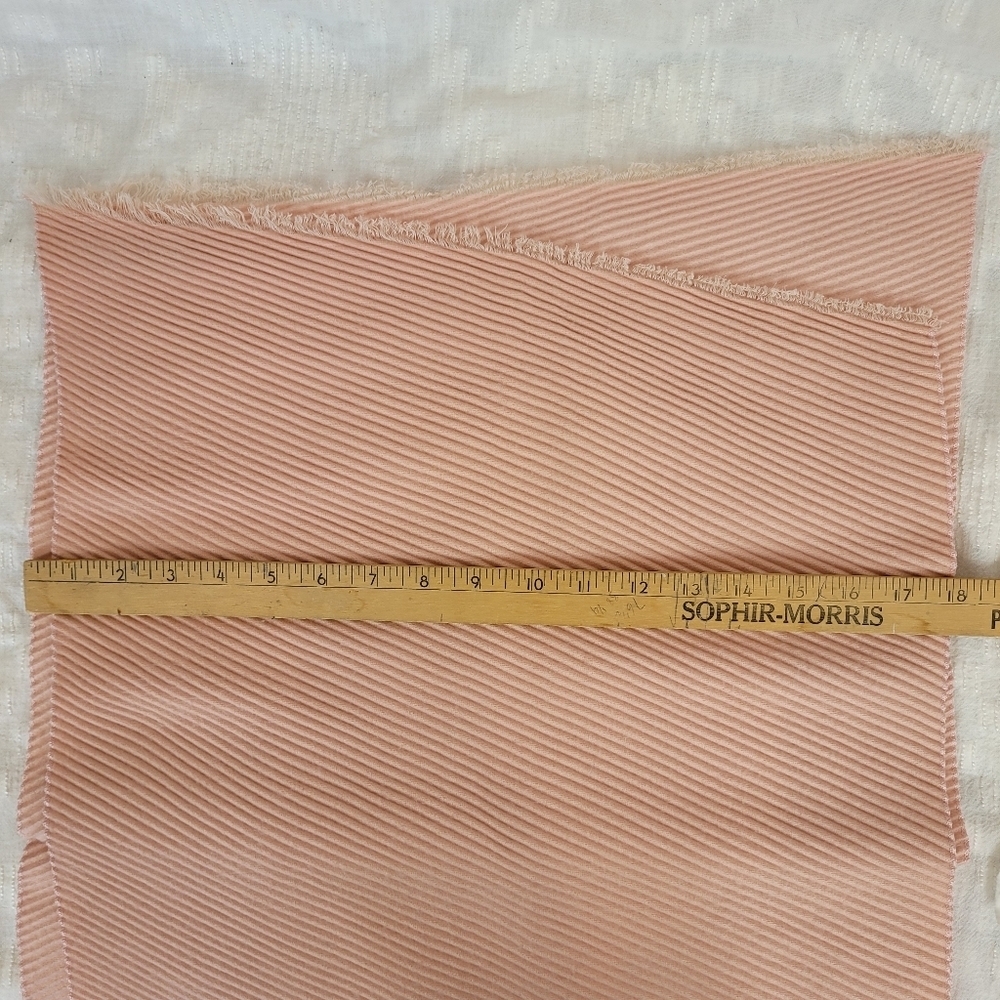 Lands End pale pink wide scarf ribbed with fringe ends cozy warm soft fabric - Picture 5 of 8